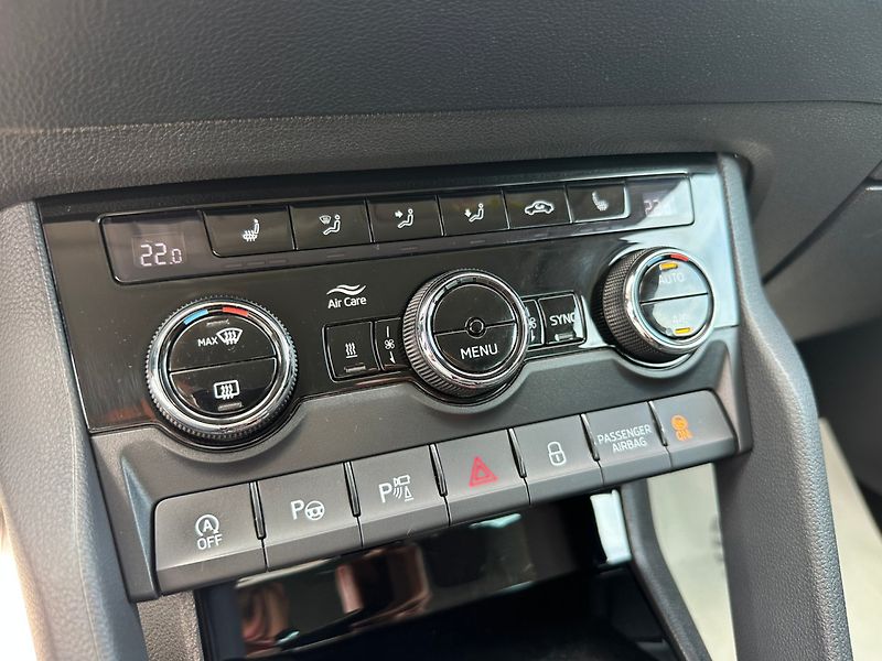Škoda Karoq (2022) 2,0TDI 4x4 DSG Style - fotka 25 z 31