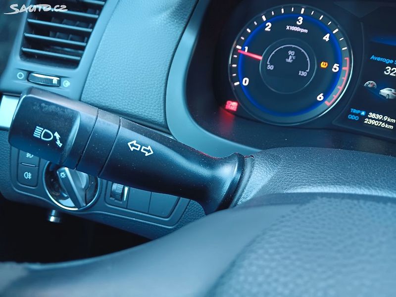 Hyundai i40 1.7 CDTI 100kW - fotka 19 z 34