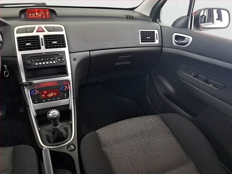 Peugeot 307 (2008) 1.6 HDi, po STK, jezdí výborně - fotka 8 z 15