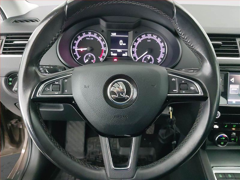 Škoda Octavia (2019) Elegance 1.6 TDI, Tempomat - fotka 16 z 18