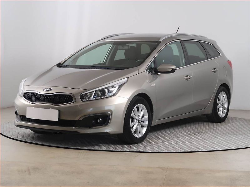 Kia Ceed (2016) Silver 1.6 GDI, Serv.kniha - fotka 2 z 14