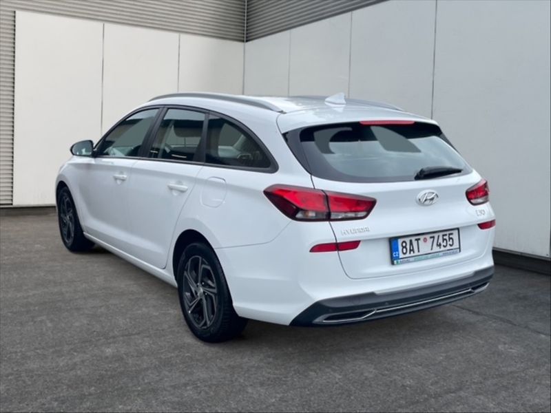 Hyundai i30 1,0 TGDI 120 Comfort - fotka 4 z 11
