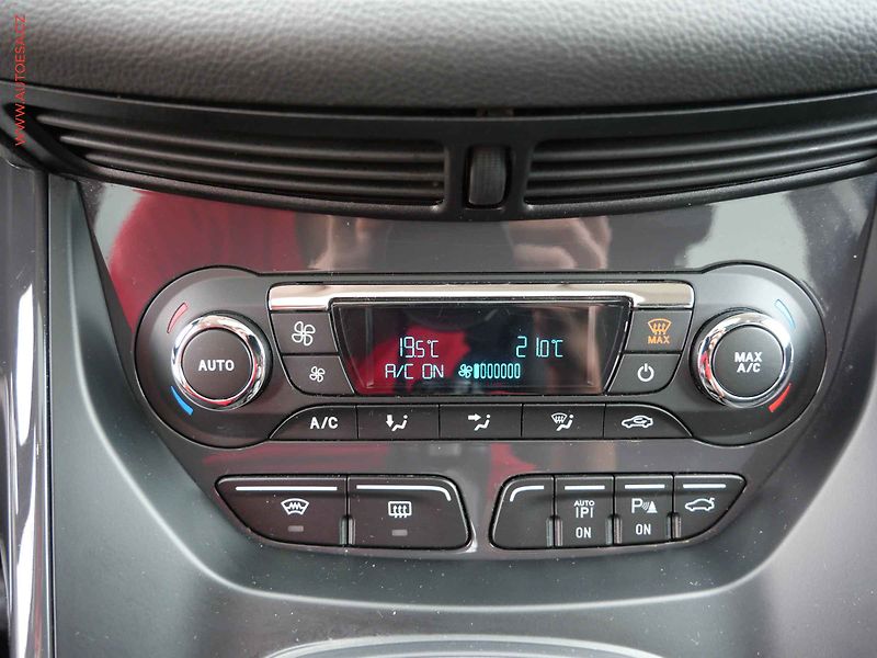 Ford Kuga (2014) 2.0TDCi 4x4, 2.maj,ČR - fotka 19 z 30