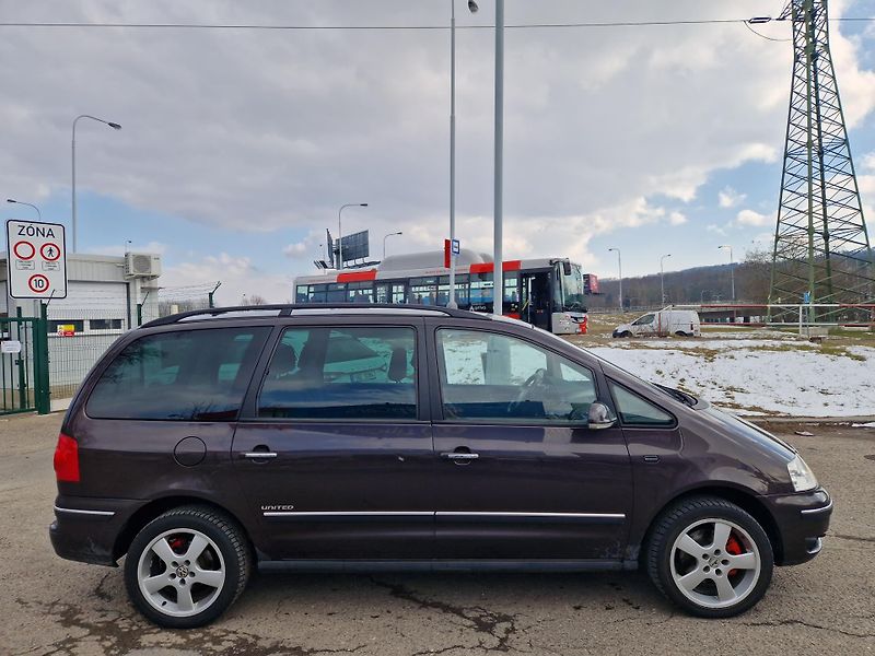 Volkswagen Sharan 2,0TDi na splátky všem! 7míst - fotka 4 z 11