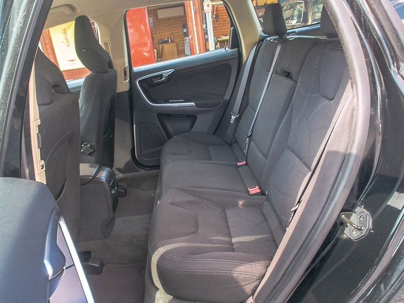 Volvo XC60 (2012) 2.0D 120KW man – KM CEBIA - fotka 34 z 39