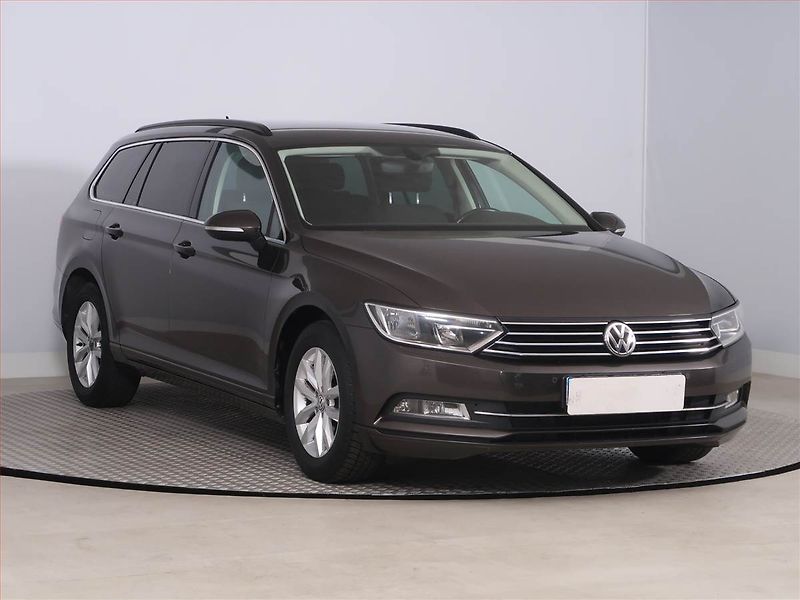 Volkswagen Passat (2016) Comfortline 1.6 TDI, Navi - fotografie inzerátu