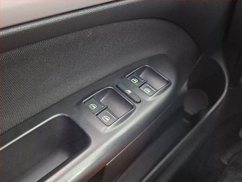 Škoda Octavia (2010) 1.6 TDI, Xenony, Tempomat - fotka 17 z 17