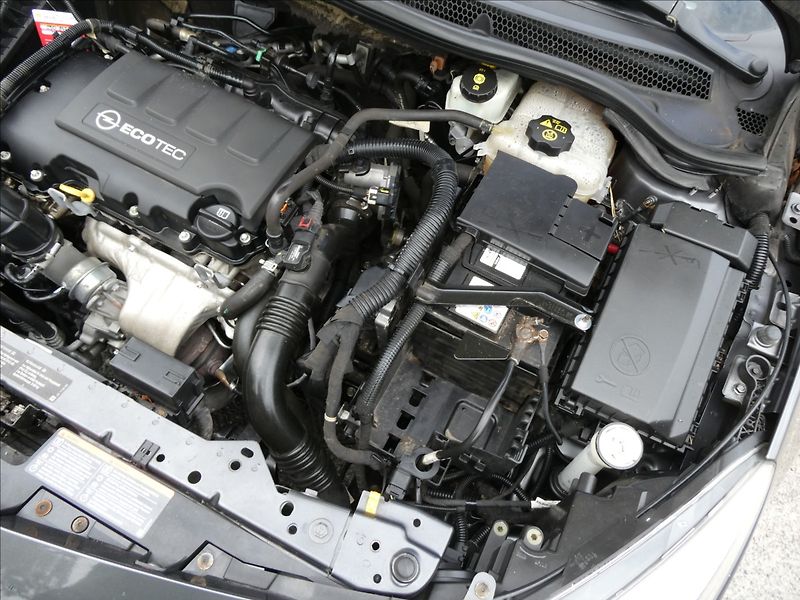 Opel Astra 1,4 88kW 2x kola, 2.majitel - fotka 30 z 38