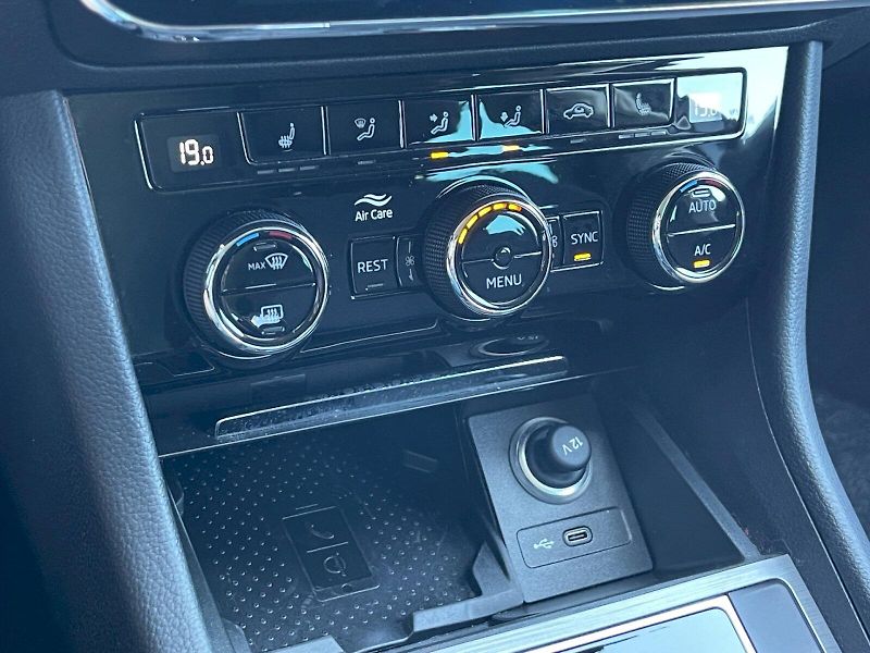 Škoda Superb (2023) 2.0 TDI 147kW DSG Style Plus c - fotka 13 z 35