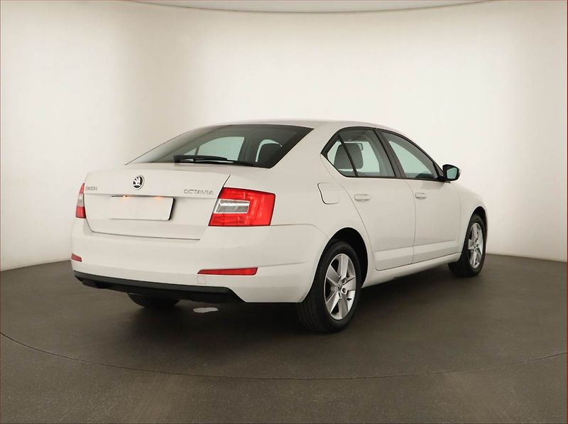 Škoda Octavia (2016) 1.6 TDI, Tempomat - fotka 5 z 13