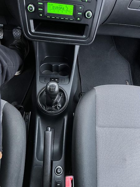 Škoda Roomster 1.6TDI 66KW,KLIMA,ESP,1MAJ - fotka 37 z 43