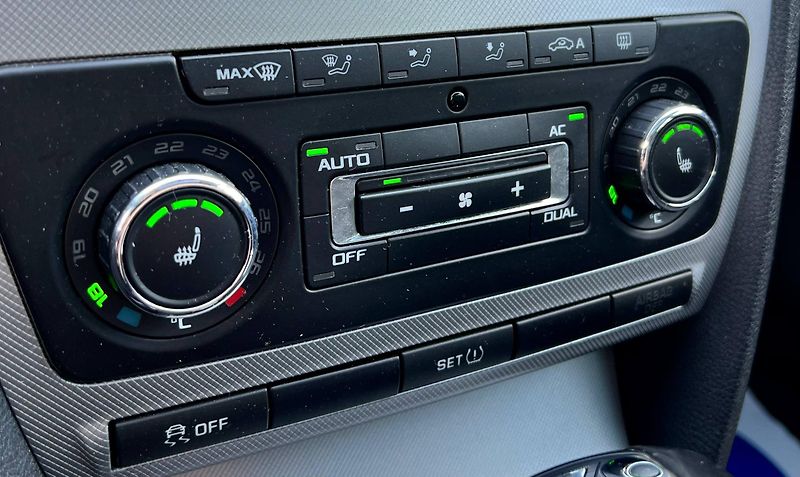 Škoda Octavia (2013) FL COMBI 2.0 TDI DSG 103 KW  - fotka 23 z 36