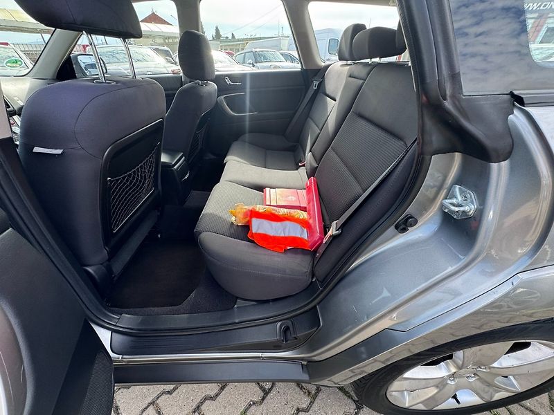 Subaru Outback (2007) AUTOMAT 4X4 2,5i 121 KW TAŽNÉ - fotka 34 z 50