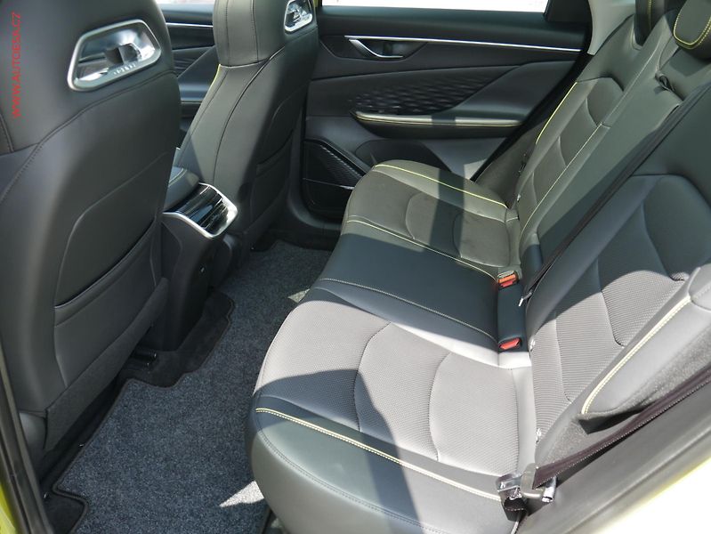 BAIC X55 (2025) 1.5I, ČR, AT, LED, panorama - fotka 12 z 26
