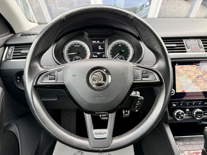 Škoda Octavia Scout 2,0 TDI 4x4 Automat  - fotka 27 z 37