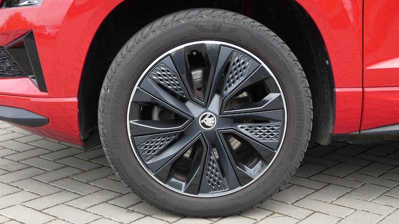 Škoda Karoq 1,5 TSI DSG Sportline - fotka 23 z 24