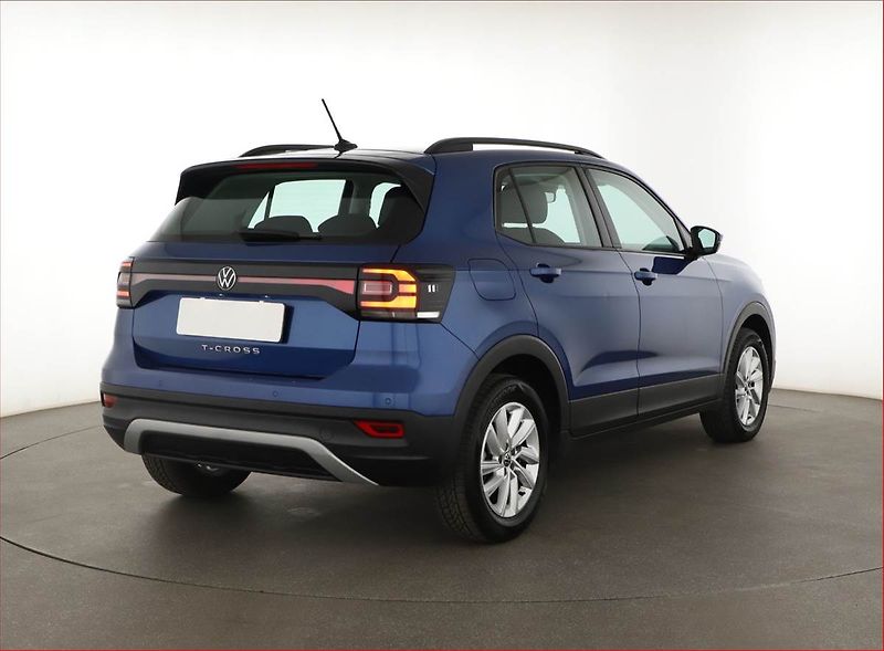 Volkswagen T-Cross (2023) Life 1.0 TSI, Navi - fotka 5 z 18