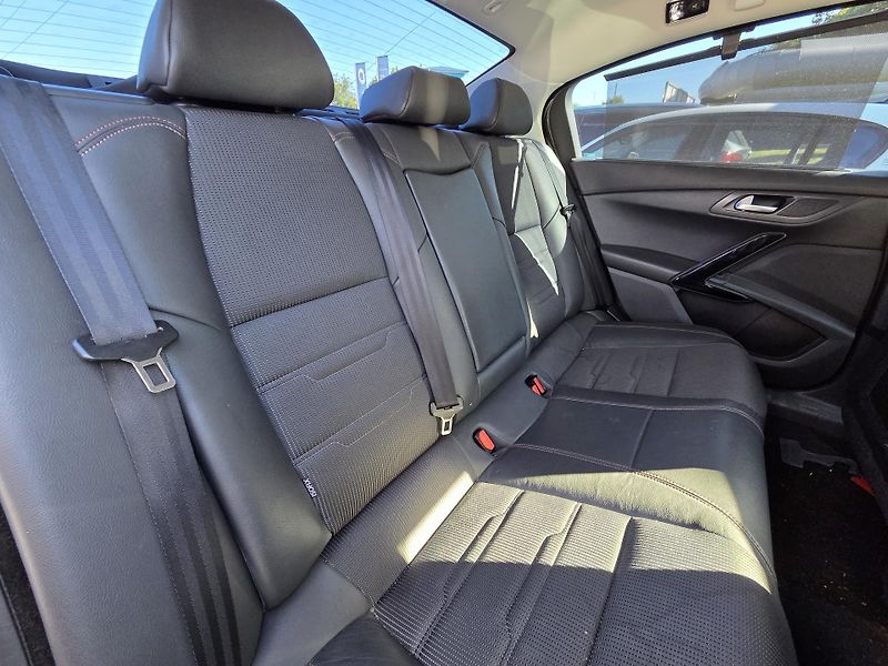 Peugeot 508 (2015) 2.0 BHDI 180 GT EAT6 - fotka 11 z 35