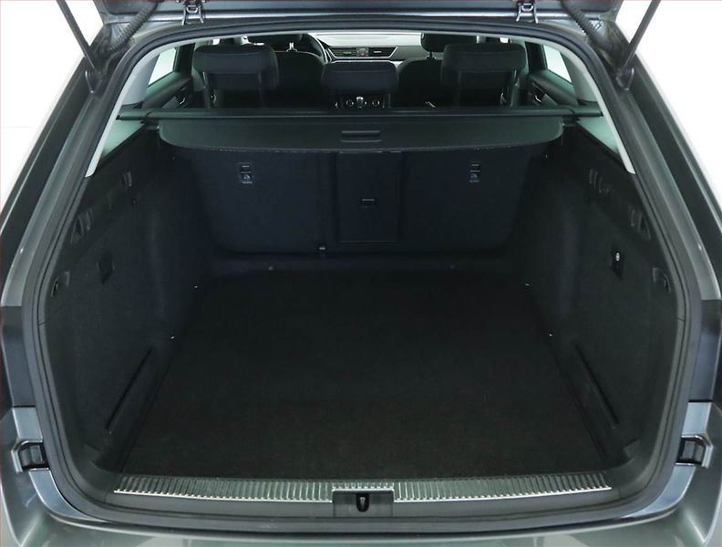 Škoda Superb (2022) 2.0 TDI - fotka 14 z 17