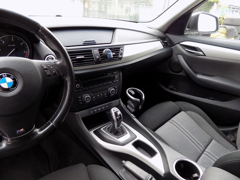 BMW X1 (2012) 18d/xDrive/Bi-xenon/ČR/ - fotka 23 z 35