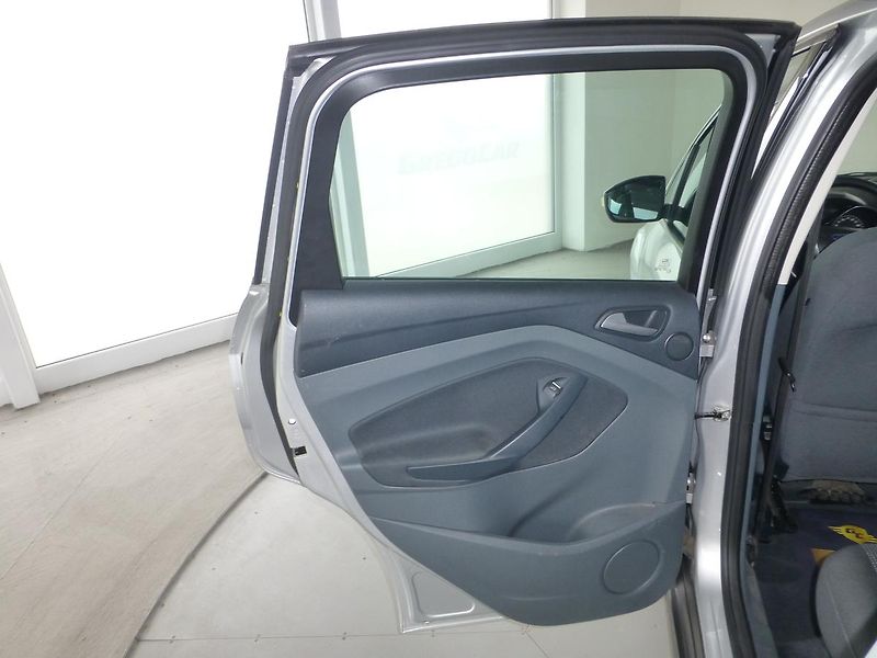 Ford C-MAX (2014) 1,6TDCI-85KW**ALU*PARK.S**NAVI - fotka 13 z 26
