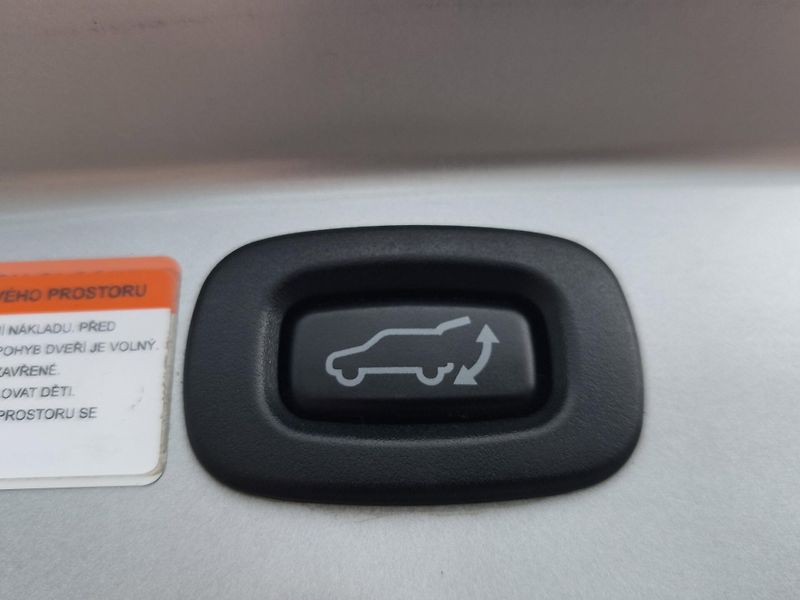 Mitsubishi Outlander (2019) INSTYLE+ 2.0 MIVEC 110kW, A/T, - fotka 29 z 29