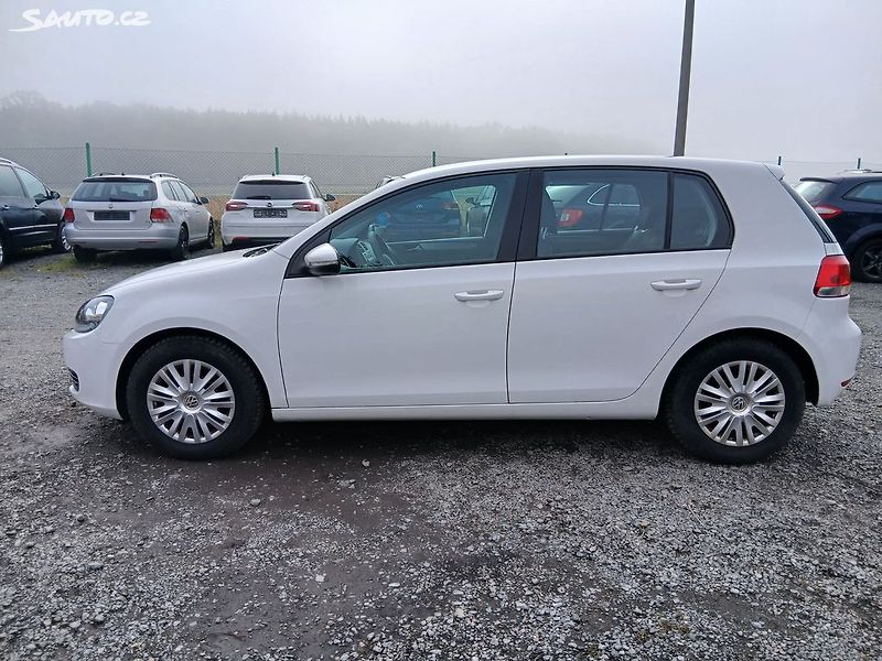 Volkswagen Golf VI 1.6 TDI - fotka 11 z 29
