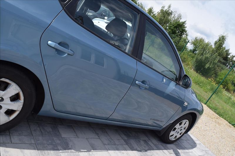 Hyundai i30 1,6 CRDi 66KW COMFORT+ 2XKOLA - fotka 10 z 42
