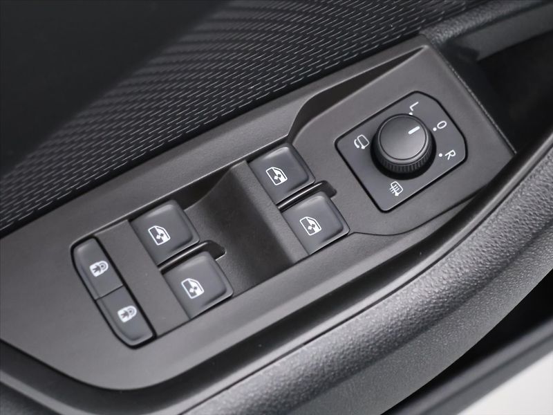 Škoda Octavia 2,0 TDI 110kW CZ Style Matrix - fotka 15 z 34