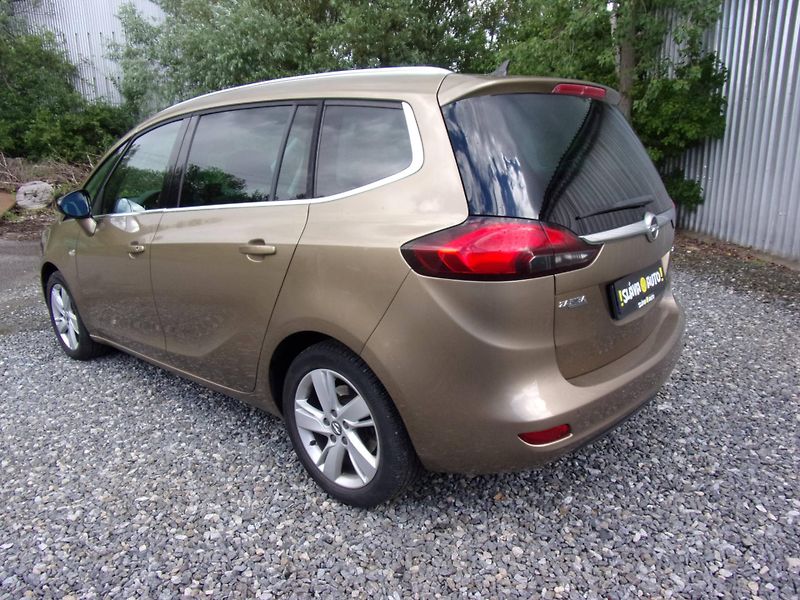 Opel Zafira (2014) 2.0CDTi96kW COSMO 7MÍST NEW ČR - fotka 7 z 10