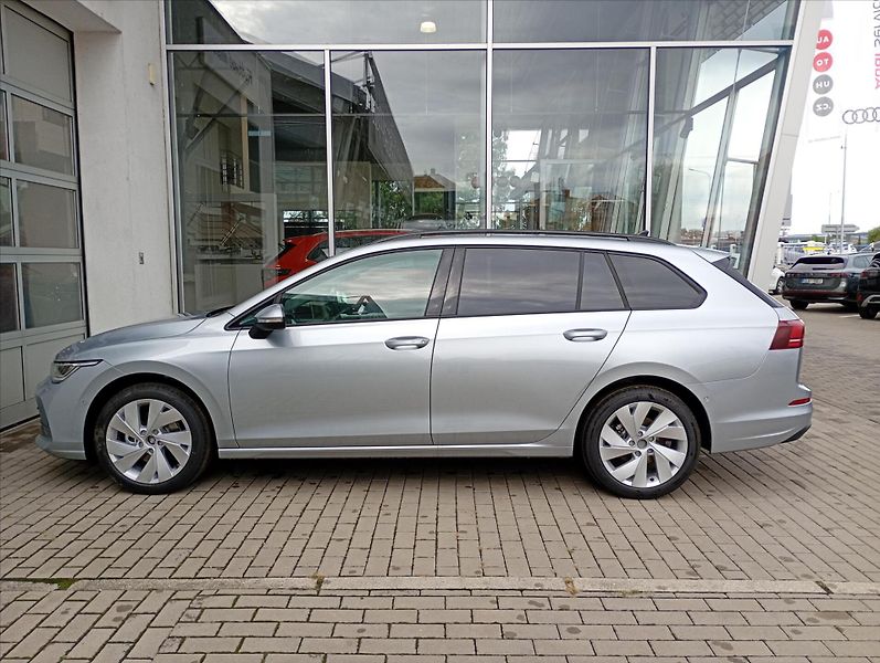 Volkswagen Golf Variant (2026) 1,5 eTSI 7DSG mHEV  People - fotka 8 z 19