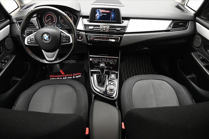 BMW Řada 2 2,0 218d 110 kW Active Záruka - fotka 15 z 31