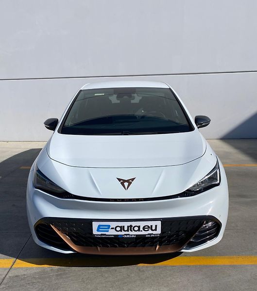 Cupra Born (2022) 170 kW e-Boost - fotka 2 z 22