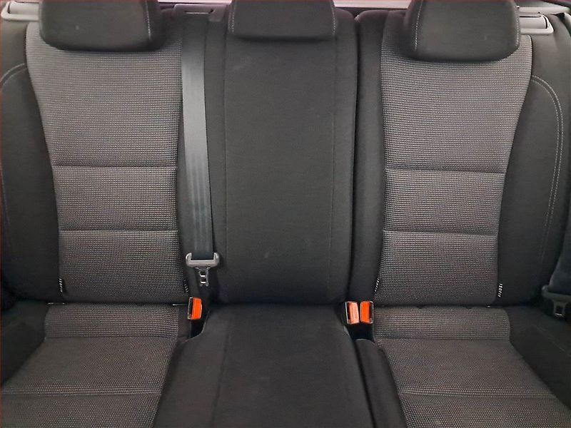 Hyundai i30 (2013) 1.6 MPI, LPG, Vyhř. sedaček - fotka 10 z 16