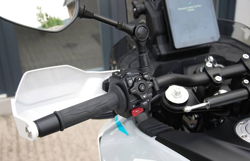 CFMOTO (2026) 1000MT-X Touring WHITE - fotka 17 z 25