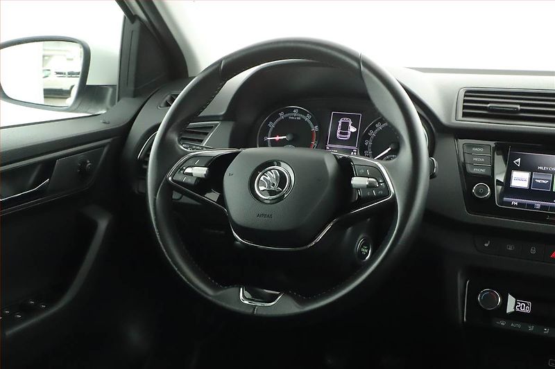 Škoda Fabia (2022) Style 1.0 TSI, Tempomat - fotka 8 z 14