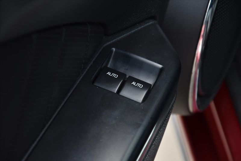 Ford Mustang GT 3.7i 227kW AUTOMAT - fotka 22 z 22