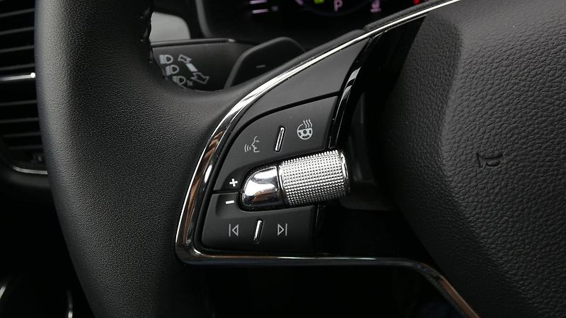 Škoda Kodiaq 2,0 TSI 140 kW L&K 4x4 DSG - fotka 12 z 27