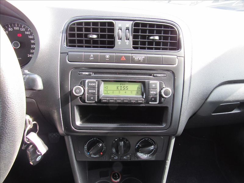 Volkswagen Polo 1,2 51kW Trend - fotka 15 z 27