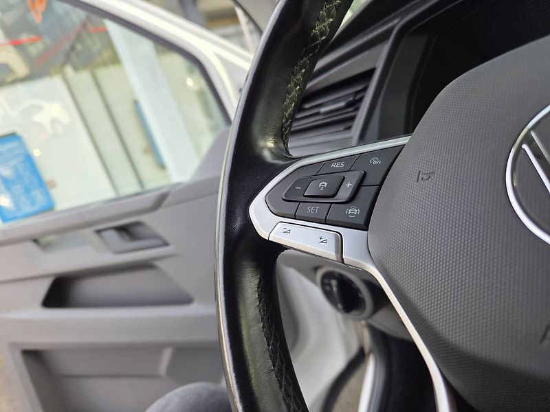 Volkswagen Caravelle (2022) 2.0 TDI DSG Long 9míst WEBASTO - fotka 16 z 43