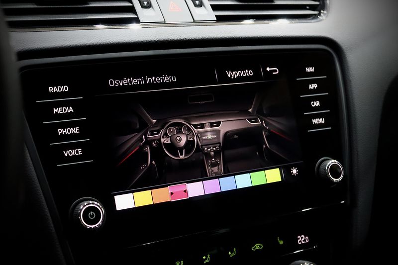 Škoda Octavia (2017) 3 FL Combi 1.4 TSI 110 kW  - fotka 31 z 34