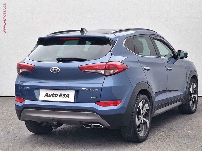 Hyundai Tucson (2015) 2.0 CRDi 4x4, 1.maj, AT - fotka 4 z 19