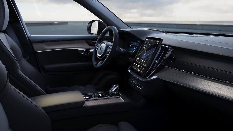 Volvo XC90 (2026) B5 AWD PLUS DARK+4 ROKY ZÁRUKA - fotka 18 z 20