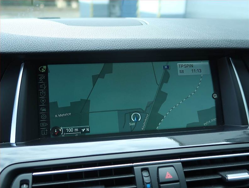 BMW Řada 5 (2015) 525d, 4X4, Automat - fotka 20 z 22