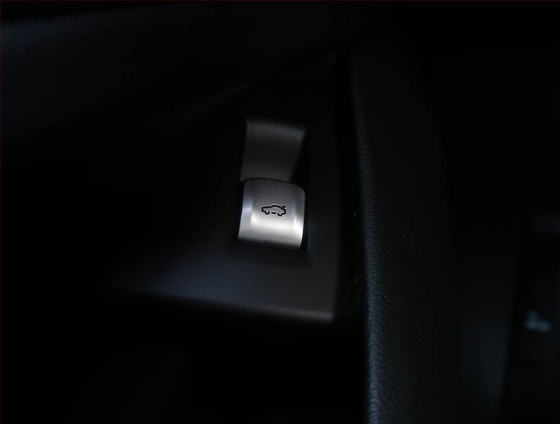 BMW Řada 7 (2019) M Paket 730 d xDrive, ČR - fotka 29 z 29