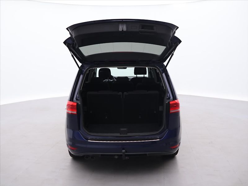 Volkswagen Touran 2,0 TDI 110kW DSG Sound 7-Míst - fotka 9 z 34