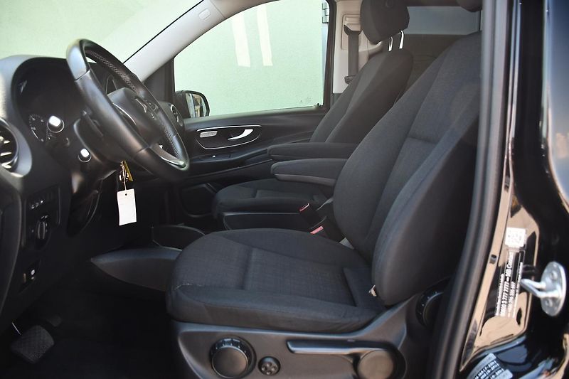 Mercedes-Benz Vito 250D 4MATIC 8MÍST TAŽNÉ NAVI - fotka 15 z 39