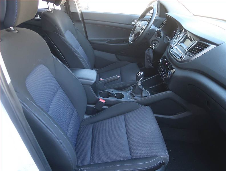 Hyundai Tucson (2016) 1.6 GDI, Serv.kniha, Tempomat - fotka 9 z 16