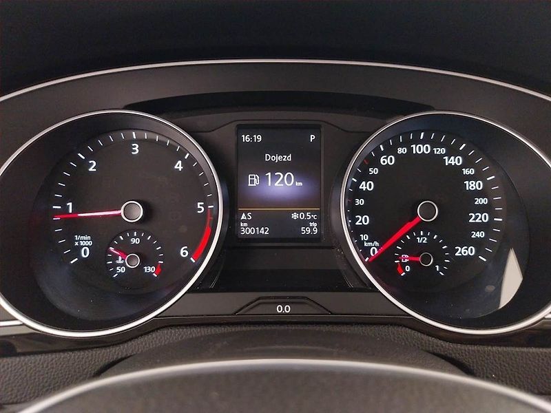 Volkswagen Passat (2015) Highline 2.0 BiTDI, 4X4 - fotka 11 z 29