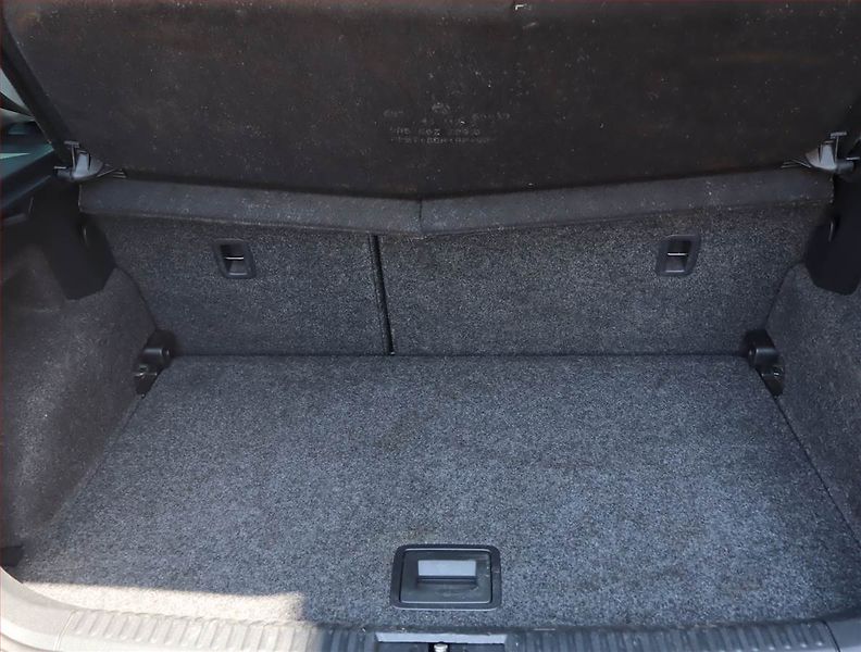 Volkswagen Polo (2012) 1.6 TDI, Automat, Navi, Xenony - fotka 14 z 19
